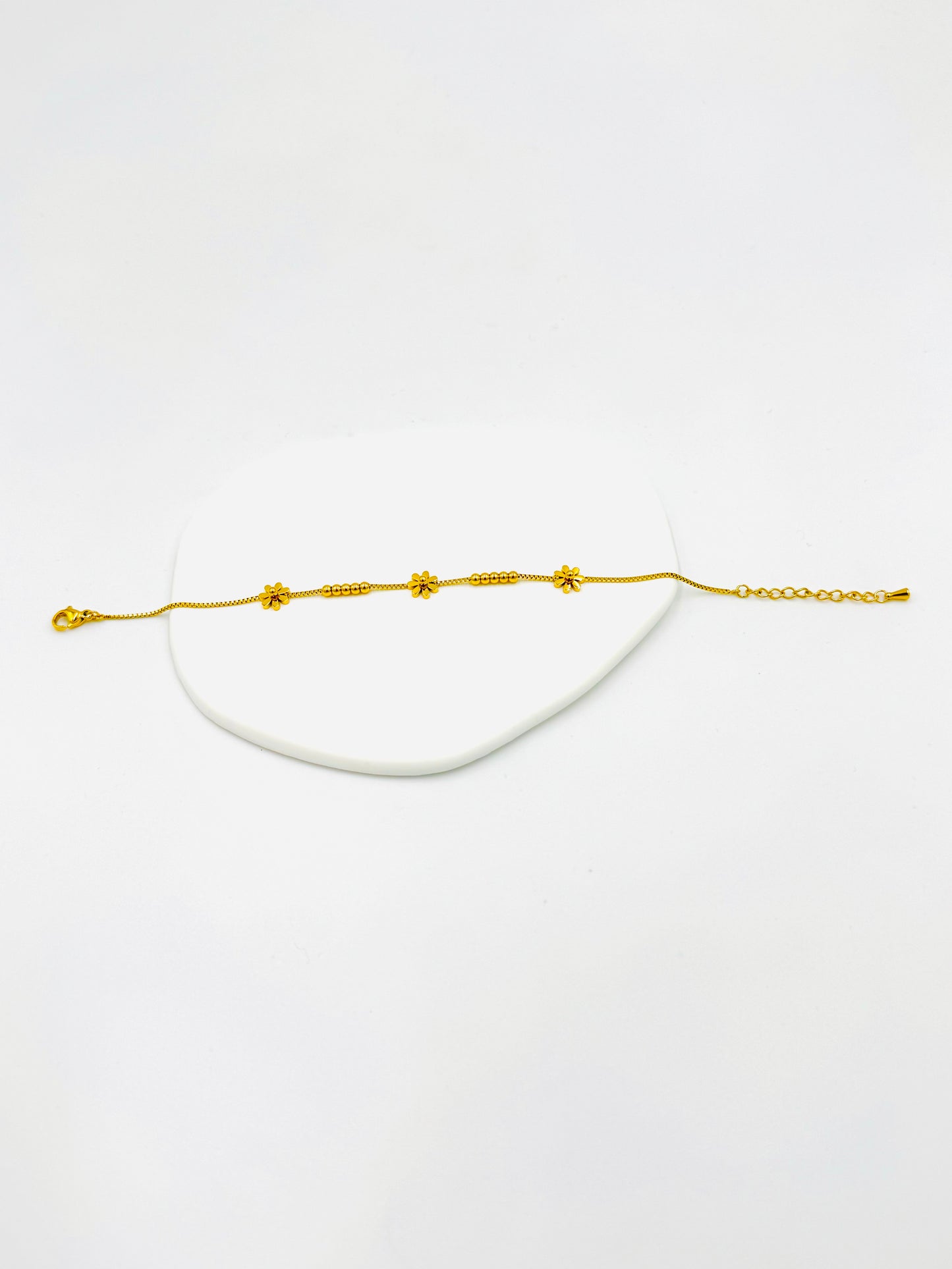 Floral Charm Chain Bracelet – 18K Gold Plated, Delicate & Hypoallergenic
