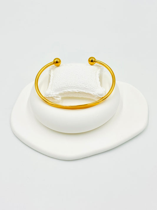 Classic Open Ball-End Bangle – 18K Gold Plated, Adjustable & Hypoallergenic