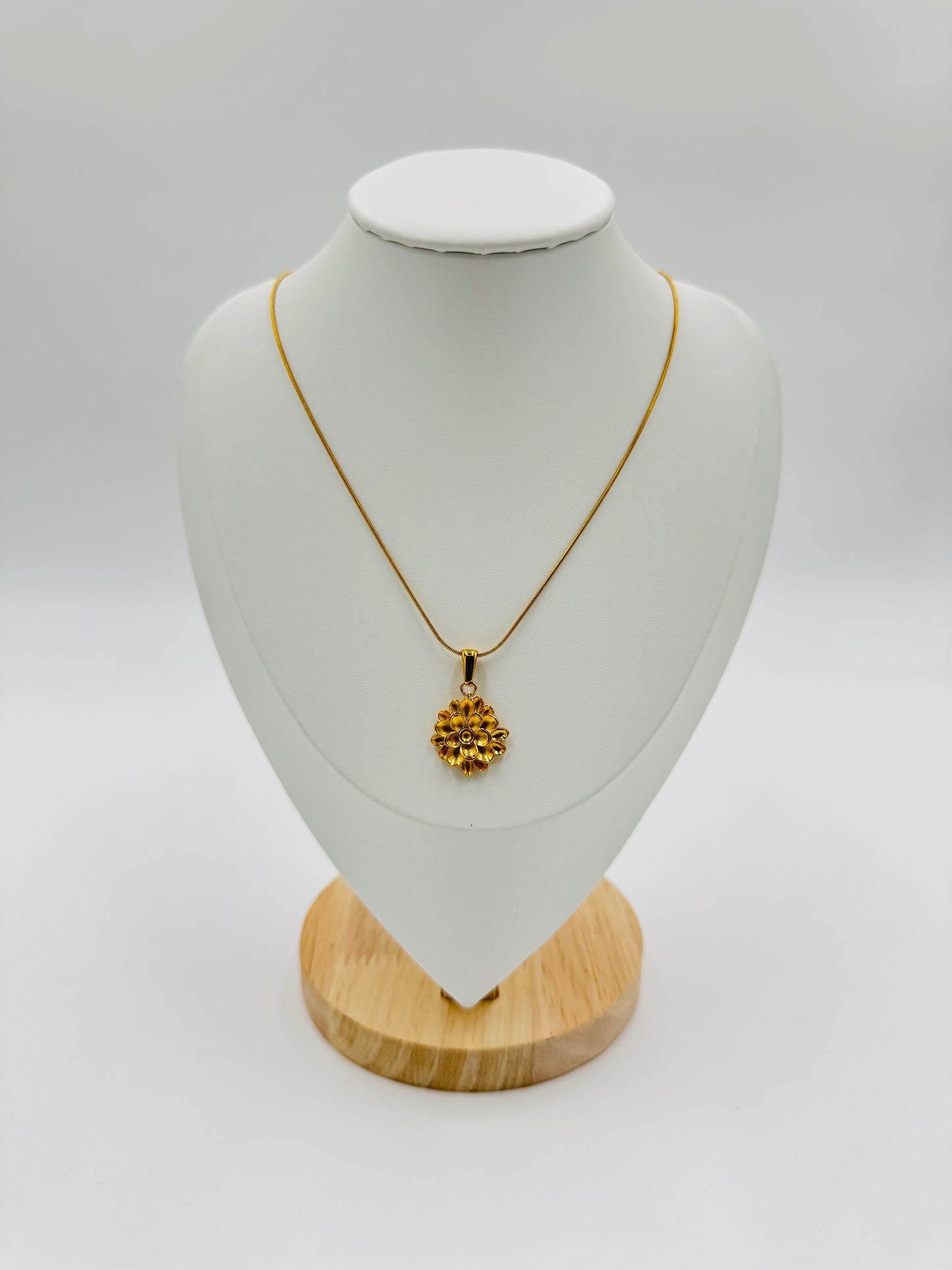 Elegant Floral Pendant Necklace | Non-Tarnish, Hypoallergenic Jewelry