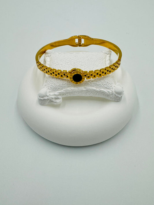 18K Gold Plated Luxury Link Bracelet with Black Charm | Non-Tarnish, Hypoallergenic