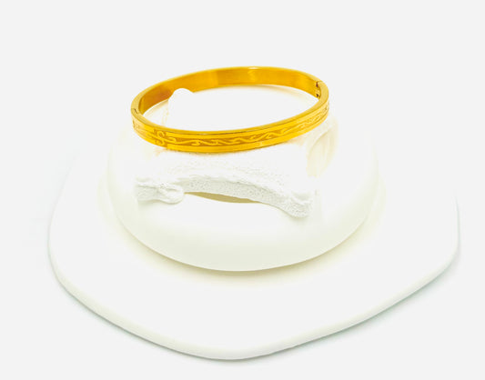 Engraved Pattern Bangle – 18K Gold Plated, Non-Tarnish & Hypoallergenic