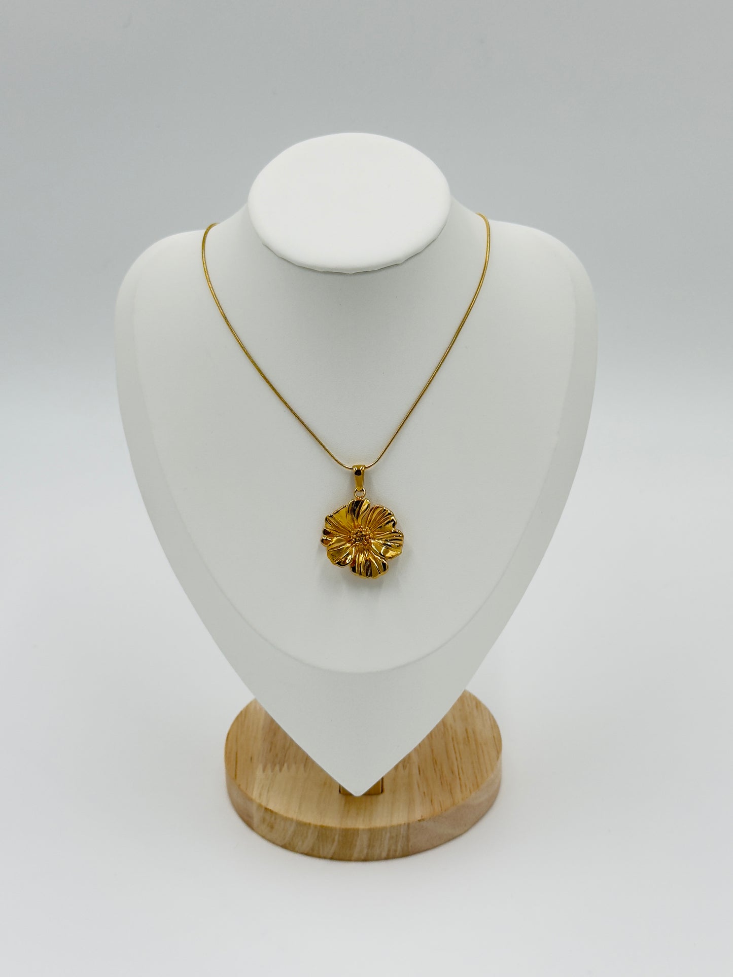Elegant Floral Pendant Necklace | Non-Tarnish, Hypoallergenic Jewelry