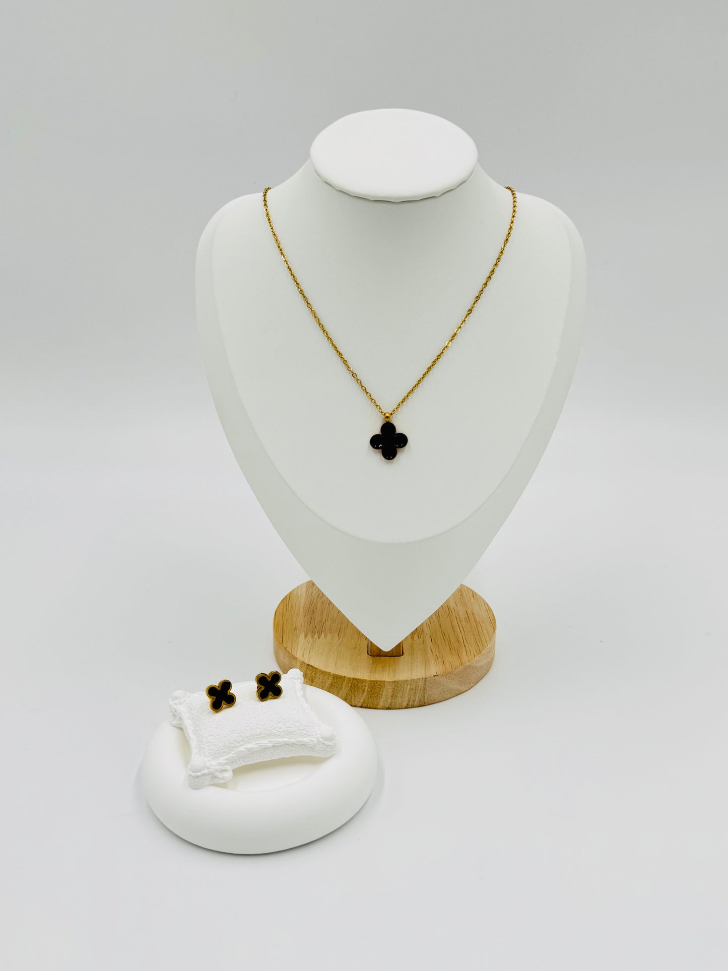 Black Clover Necklace & Earring Set – 18K Gold Plated