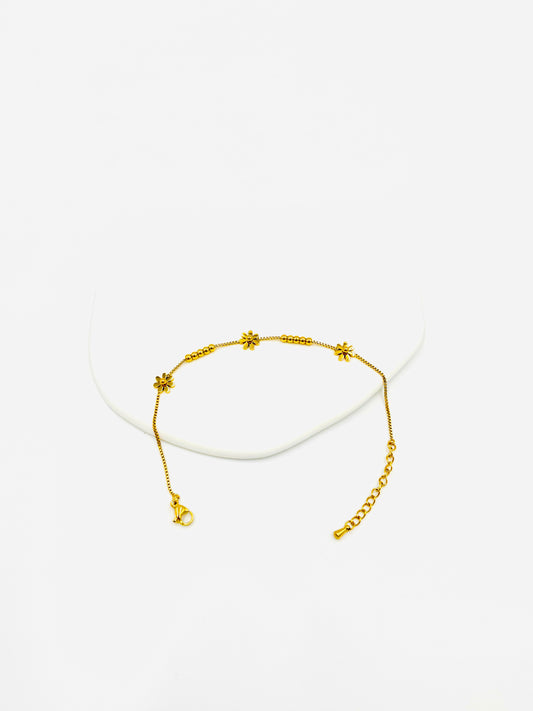 Floral Charm Chain Bracelet – 18K Gold Plated, Delicate & Hypoallergenic