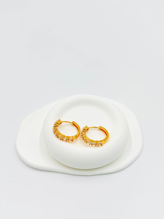 Elegant Baguette-Cut Hoop Earrings – 18K Gold Plated, Hypoallergenic
