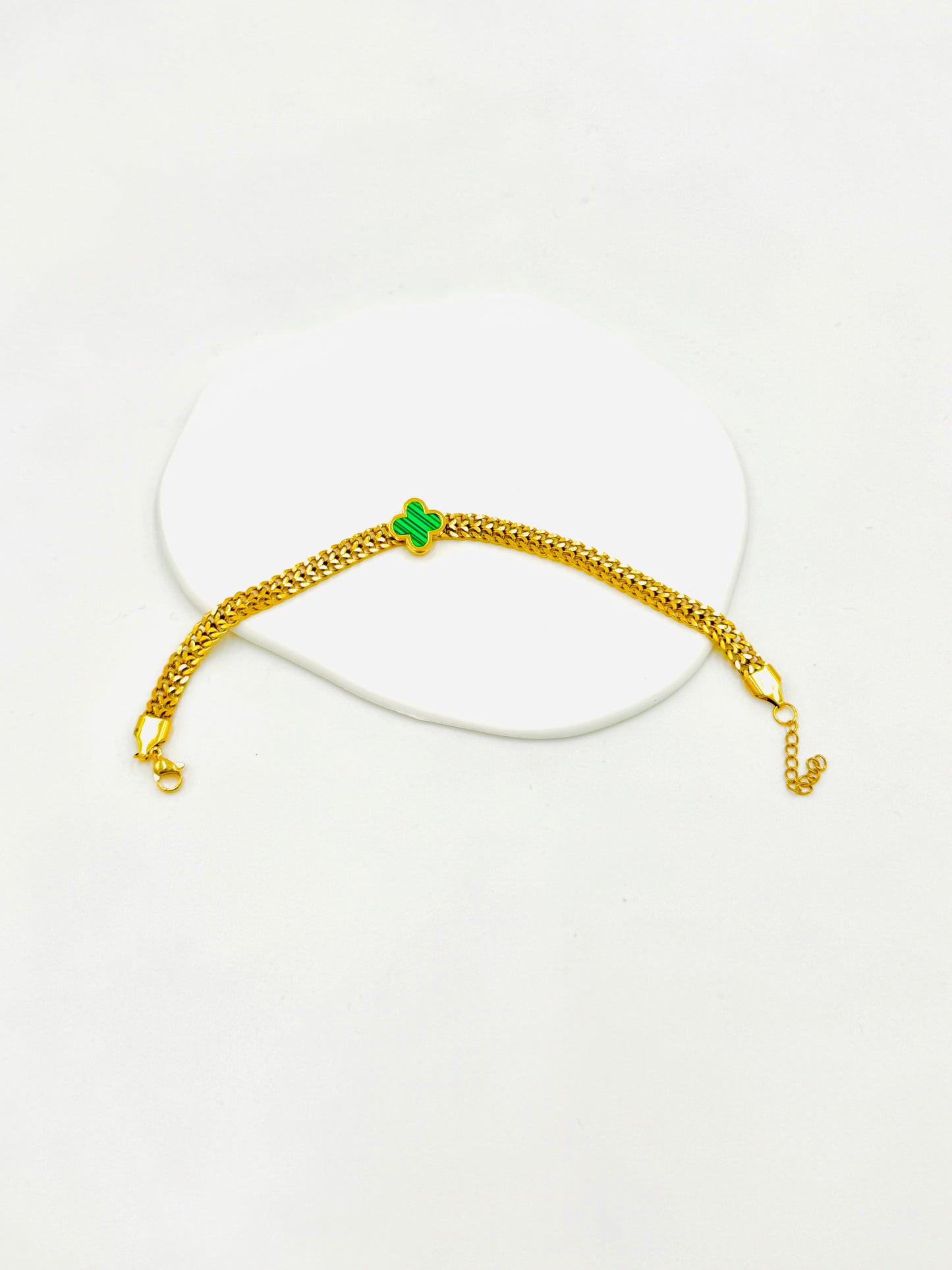 Green Clover Chain Bracelet – 18K Gold Plated, Enamel Charm & Hypoallergenic