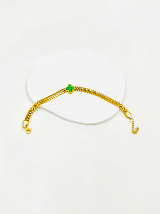 Green Clover Chain Bracelet – 18K Gold Plated, Enamel Charm & Hypoallergenic