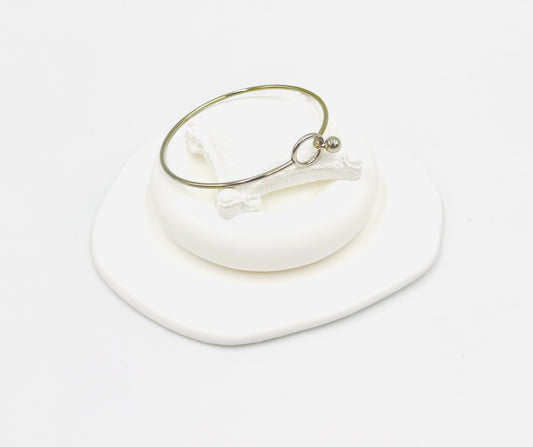 Minimalist Silver Loop Bangle – Stainless Steel, Non-Tarnish & Hypoallergenic